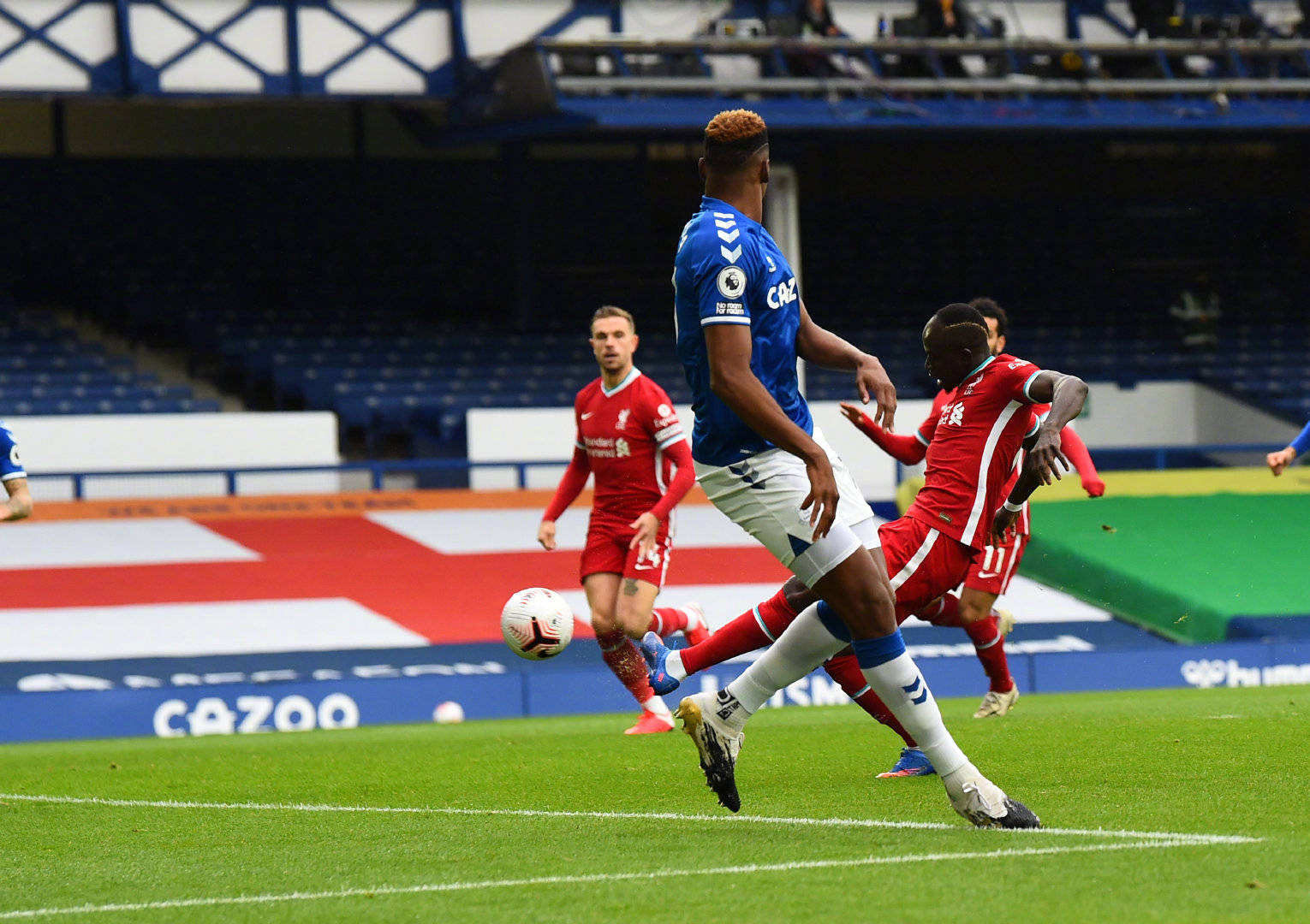 使足球不再 使足球不再